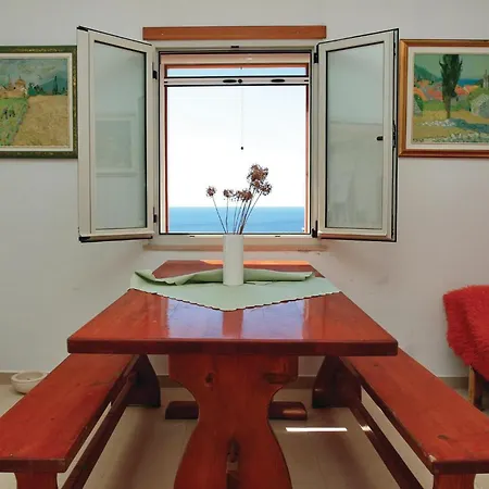 With Fireplace X Zrnovo