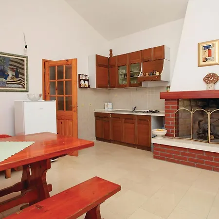 With Fireplace X * Zrnovo