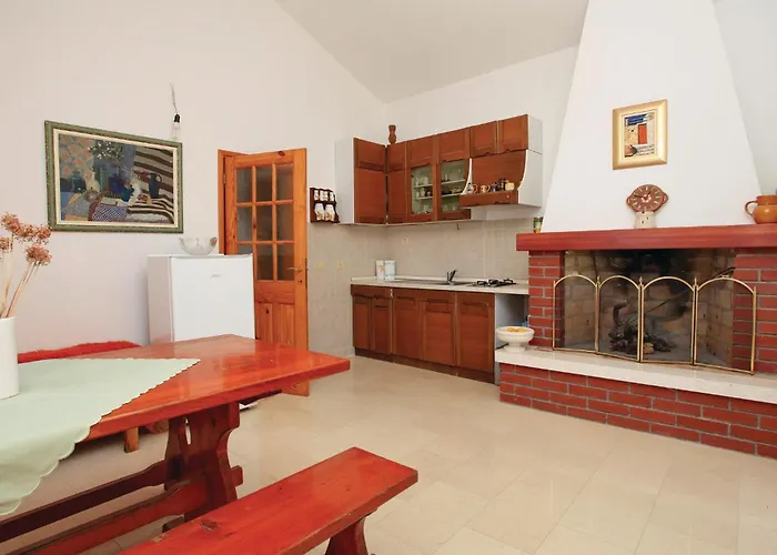 With Fireplace X * Zrnovo