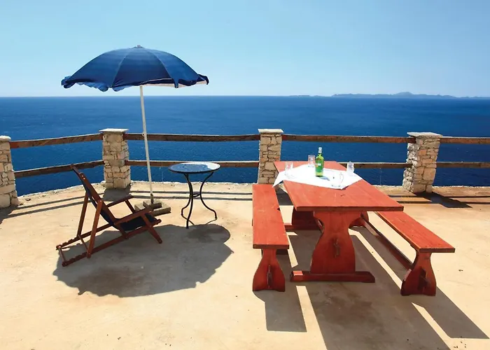 With Fireplace X Dom wakacyjny Zrnovo