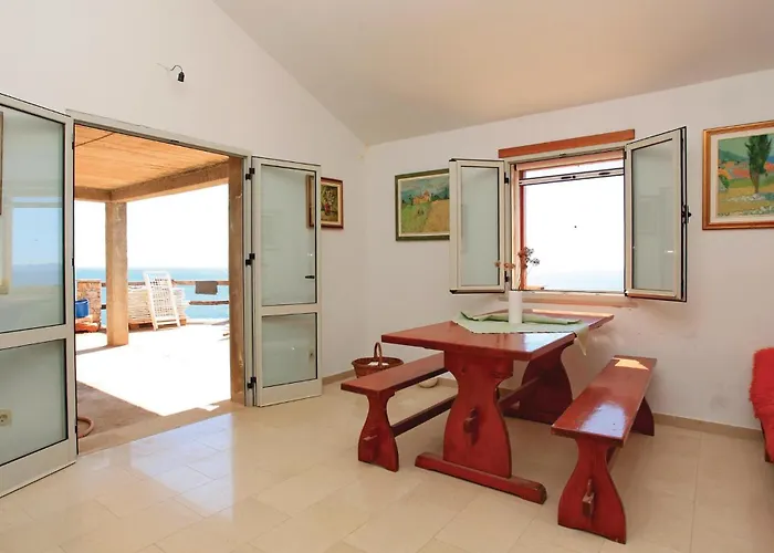 With Fireplace X Zrnovo